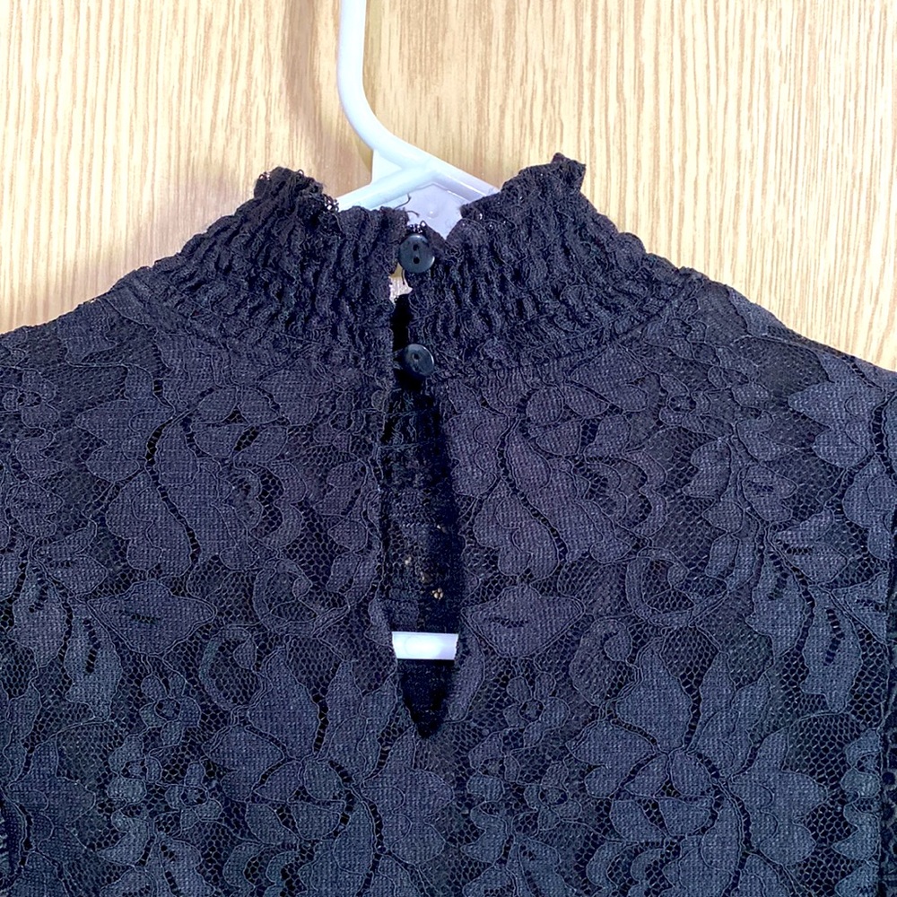 •blouse• - Picture 6 of 7